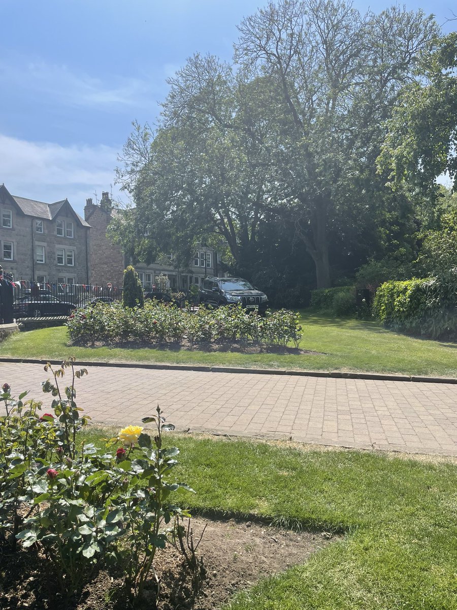 I mean if <a href="/Harrogatebc/">Harrogate Borough Council</a> or <a href="/NYP_Harrogate/">North Yorkshire Police - Harrogate</a> don’t punish people for parking on the Stray of course people will just park in Valley Gardens.!!