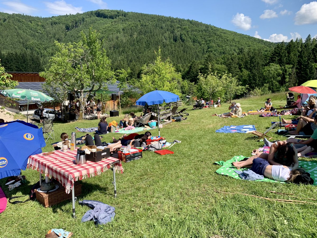 Folienmaster's tweet photo. Post-processing the great #DDDEu content on a wonderful fathersday picnic with traditional Austrian Volksmusic and scenic views https://t.co/7M4Z1aKxIr