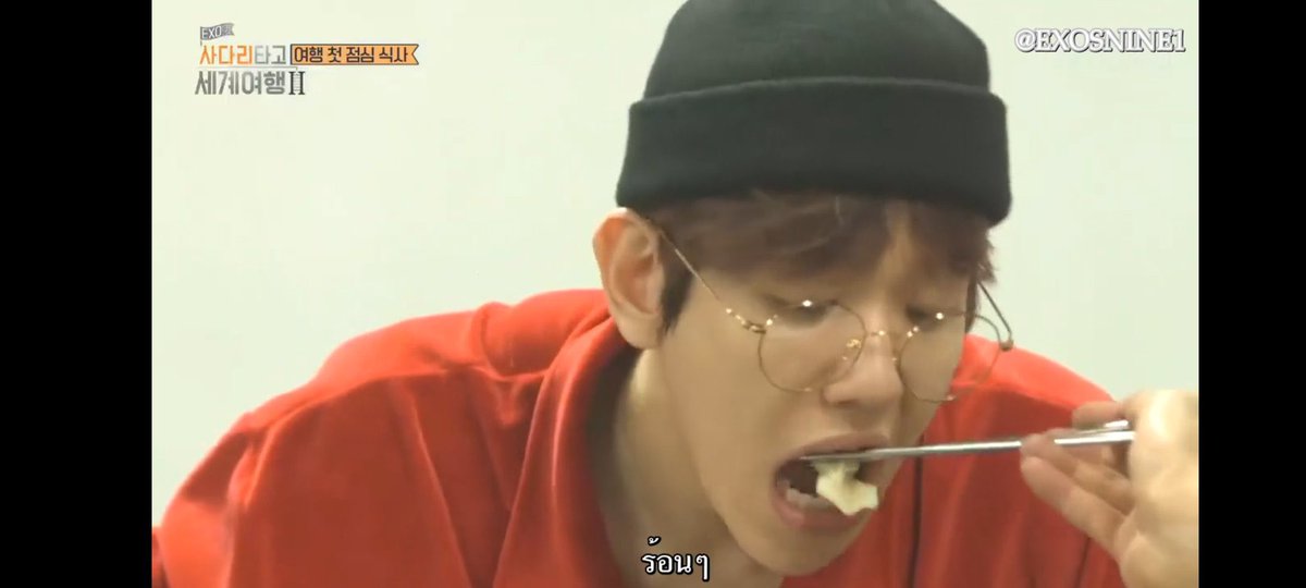 mpcb_bchb's tweet photo. ปกติเราจะเห็นแต่ชานยอลป้อนแบคฮยอนนะ มาวันนี้แบคฮยอนป้อนชานยอลแล้ว น้ำหยดลงหินทุกวันหินบอกเตงต้องกินกับอันนี้นะ🫠🫠 https://t.co/FFXhWMLX4h