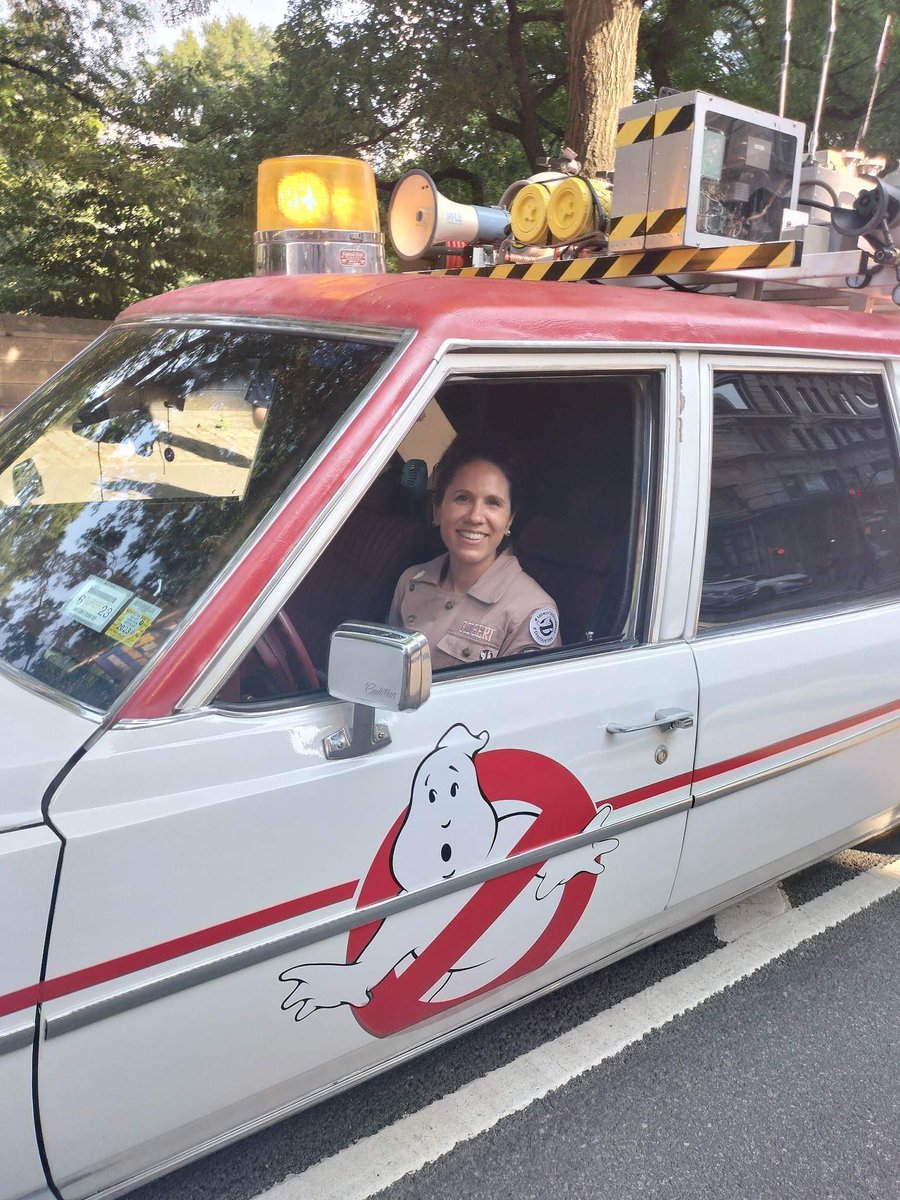KateMcKinnonAUS's tweet photo. #GBATC #GBATCTrip #GBDAY #AnswerTheSecondCall #Ghostbusters https://t.co/i6XKdpBwh4