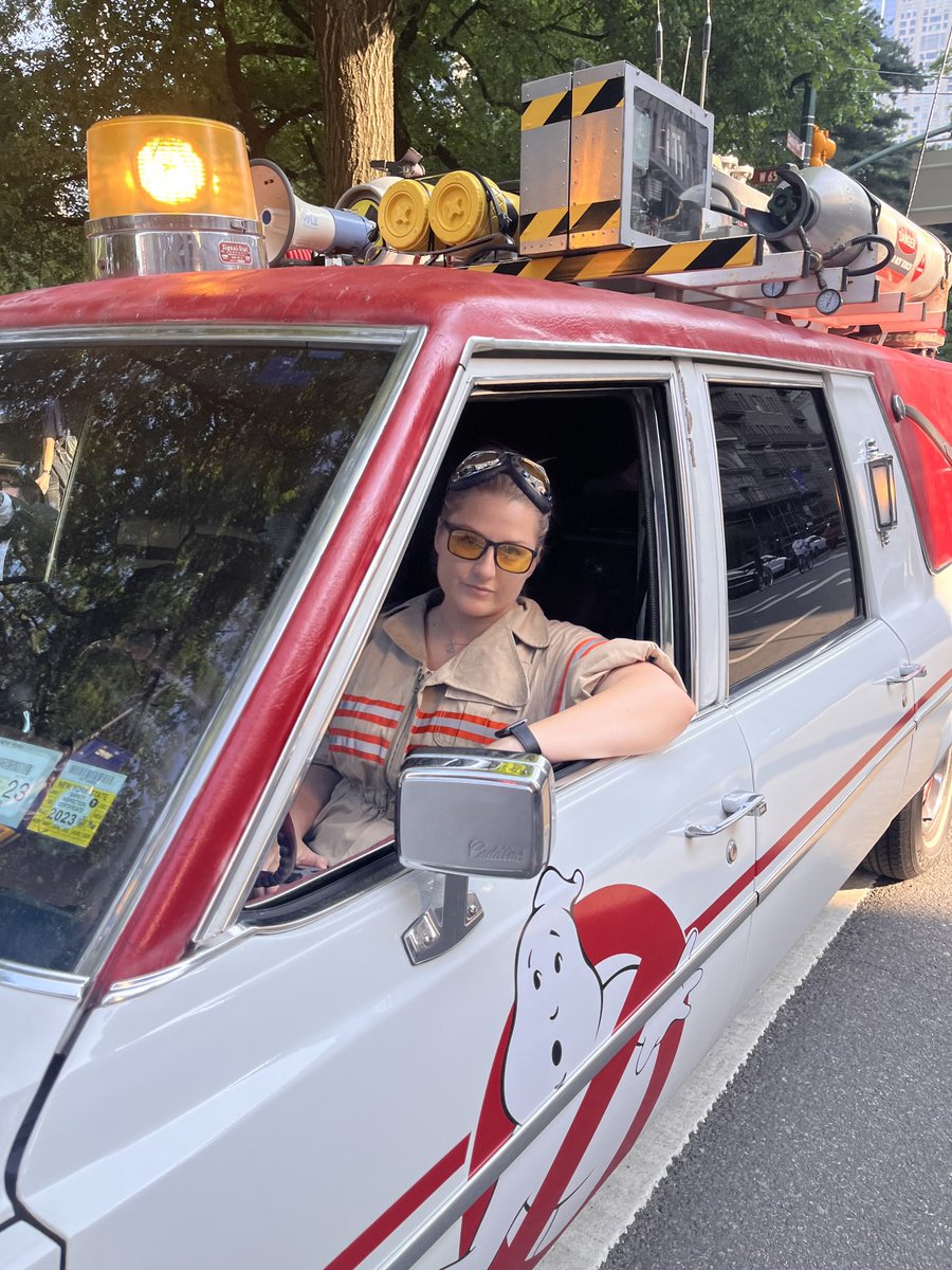 KateMcKinnonAUS's tweet photo. #GBATC #GBATCTrip #GBDAY #AnswerTheSecondCall #Ghostbusters https://t.co/i6XKdpBwh4