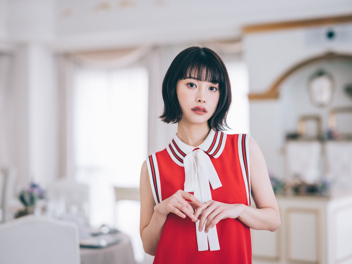 じゅり（JU!iE）27歳 シンガーソングライター ］ 中国出身。米