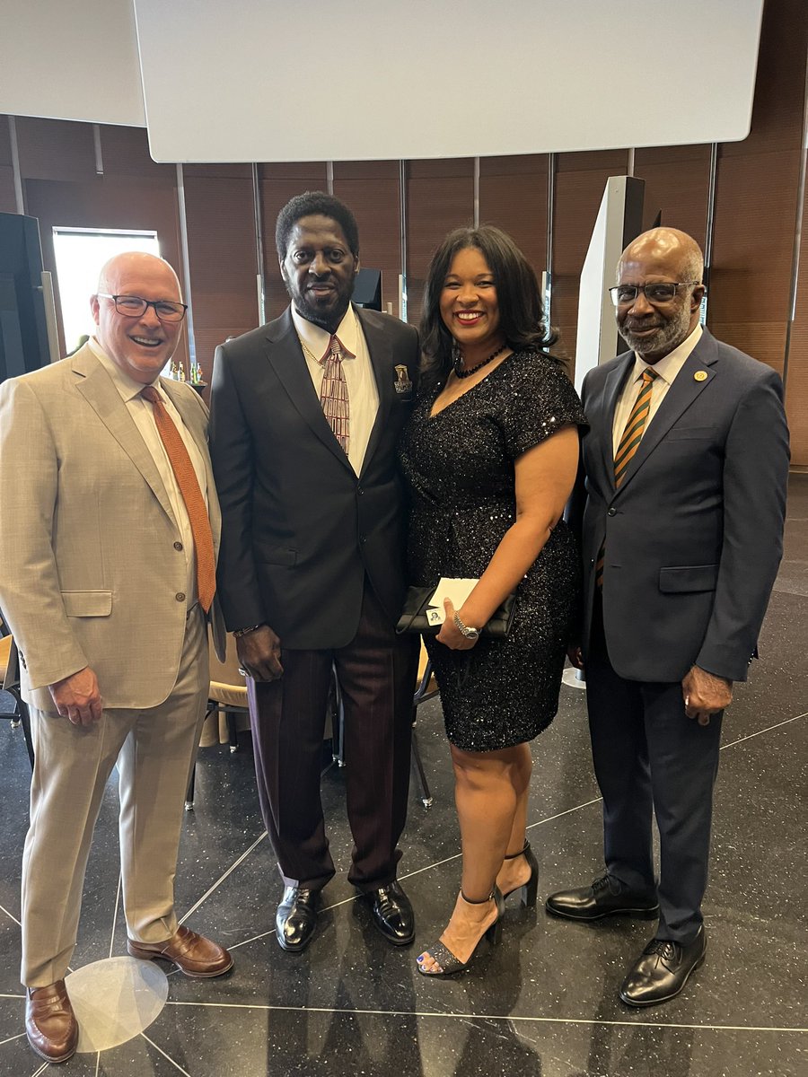 Tiffani_Sykes's tweet photo. Canβt we agree that Henry βKillerβ Lawrence has the greatest nickname in sports history? Take a look at his beautiful @BCFHOF ring that he received last night. #FAMU #HBCU #BCFHOF #NFL https://t.co/mgByF7ckLg