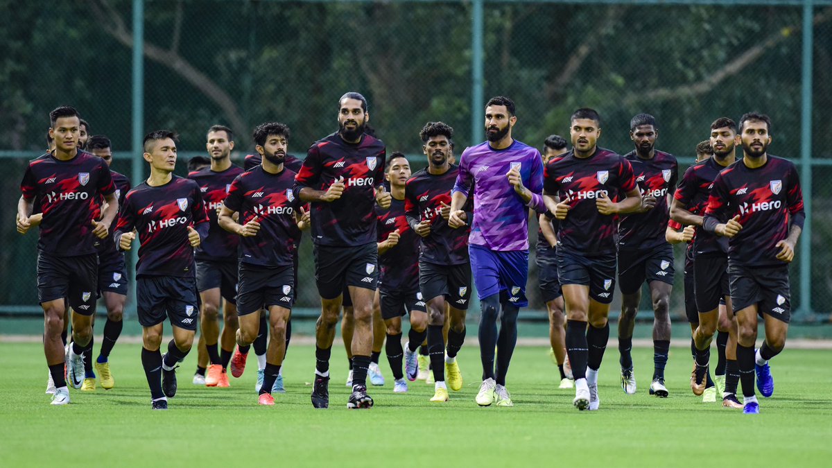 IndianFootball's tweet photo. Looking to strengthen 🇮🇳’s claim for a spot in the #HeroIntercontinentalCup 🏆 final, the #BlueTigers 🐯 are ready to take on Vanuatu 👊🏽 

Full match preview here 👉🏽 https://t.co/vtkxgohxPJ

#VANIND ⚔️ #IndianFootball ⚽️ https://t.co/QZu49ge8gP