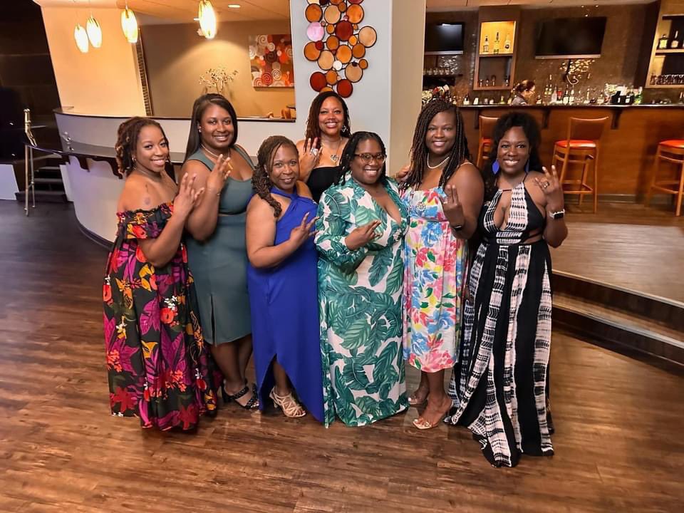 AISPoodles's tweet photo. Your favorite SGRHOs Supporting the brothers of  Alpha Phi Alpha Fraternity, Inc. Sigma Theta Lambda Chapter Bow Ties and Sundresses 2023 event with the Hinesville Poodles of the Nu Mu Sigma Chapter of Sigma Gamma Rho Sorority Inc. 
#savannahpoodles 
#HinesvillePoodles
#AISSGRho https://t.co/WWvwxul8Uj