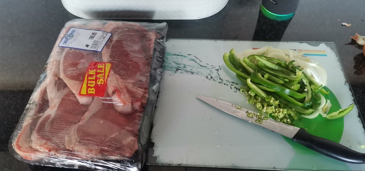 MMadayile's tweet photo. Let me @tito_mboweni this. Samp and beef curry while listening to #Dustinho and #OscarMbo! Perfect for this weather 👌🏾 https://t.co/WKz4rFLr4k