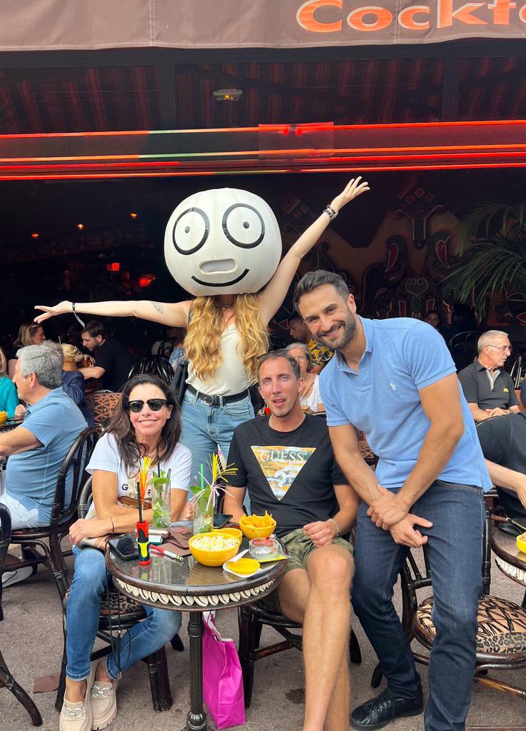 🍸Sur les terrasses de bars et restaurants de #JuanLesPins, dans le quartier festif de la Pinède, afin de sensibiliser Antibois et touristes aux dangers de l’alcool au volant. 
⚠️ Nous trouvons ensemble des solutions pour que la fête soit belle et sans répercussions graves.