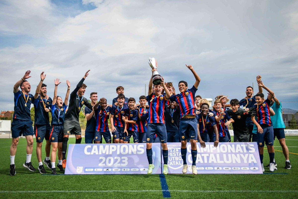 FCBmasia's tweet photo. 🏆 𝗖𝗼𝗽𝗮 𝗖𝗮𝘁𝗮𝗹𝘂𝗻𝘆𝗮 𝗜𝗻𝗳𝗮𝗻𝘁𝗶𝗹

🗒️ FINAL

👍🏼 𝗜𝗻𝗳𝗮𝗻𝘁𝗶𝗹 𝗔 🆚 RCD Espanyol A (1-1, penals 4-3)
⚽️ Alieu

🥳 𝙀𝙣𝙝𝙤𝙧𝙖𝙗𝙤𝙣𝙖, 𝙘𝙖𝙢𝙥𝙞𝙤𝙤𝙤𝙤𝙣𝙨!! 

🤩 Quin gran tancament a una temporada de creixement i aprenentatge!

📷 @FCF_CAT 

#FCBMasia 💙❤️ https://t.co/4euB1pNwv1