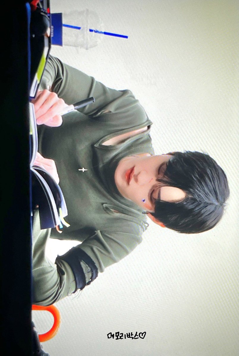 memorybox226's tweet photo. 한주마무리 화이팅🔥

230611
#CIX #씨아이엑스 #승훈 #Seunghun #memory_always_love https://t.co/hGKUY8phHh