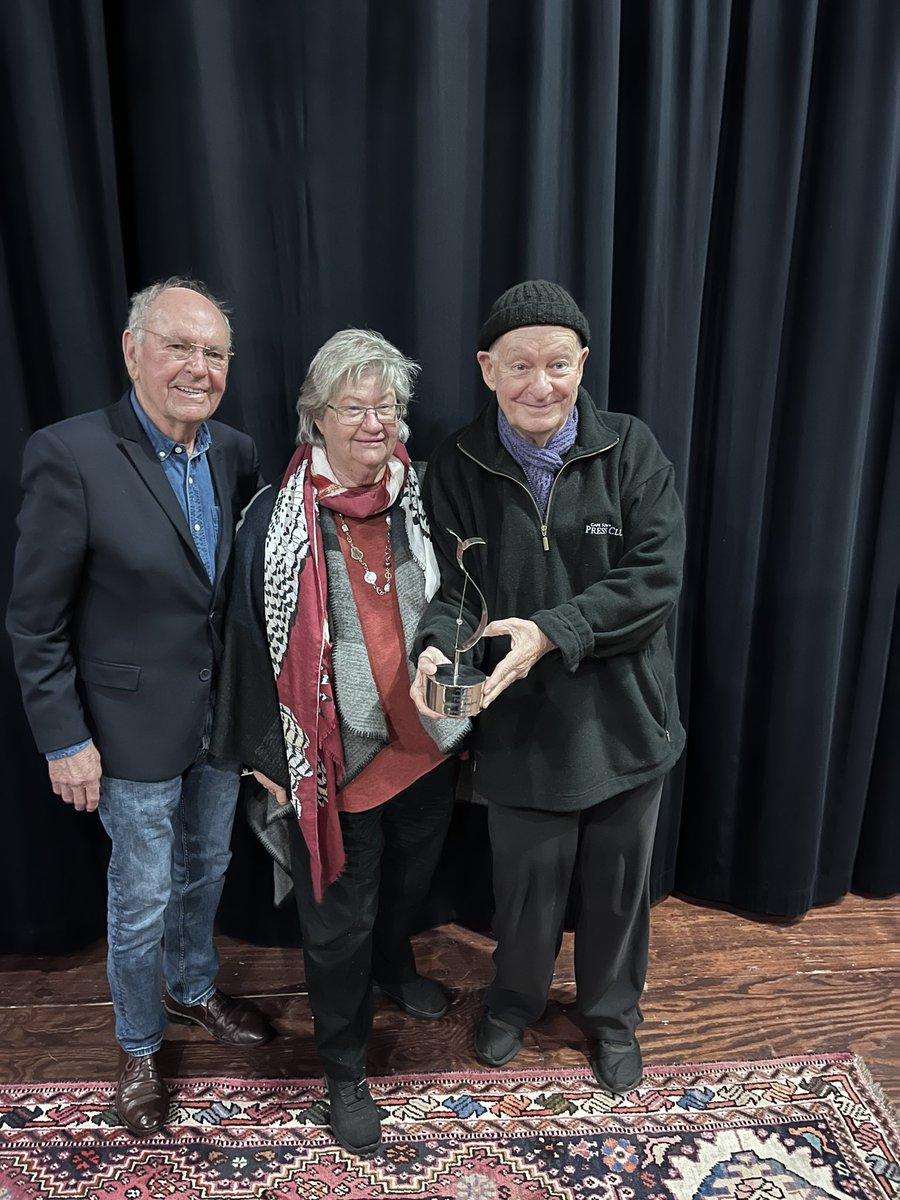 HermanusTourism's tweet photo. Pieter Dirk Uys with Hermanus FynArts Festival Director Mary Faure and Christopher Hope. #fynarts https://t.co/MRsnPH09Fs
