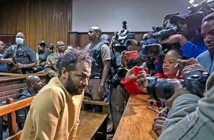 Chriseldalewis's tweet image. BREAKING

#ThaboBester 

Another person has been arrested in connection with the #ThaboBester escape saga. This brings the number to 9.
I understand it was this morning. 
He is believed to be a Zimbabwean national. Police have confirmed.

#sabcnews