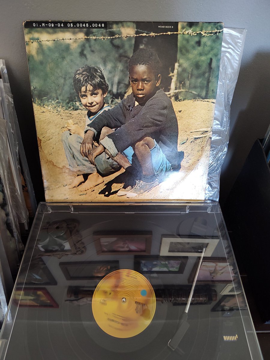 Finalmente ele entrou pra coleção, agora só faltam mais uns 2.346 que considero indispensáveis...