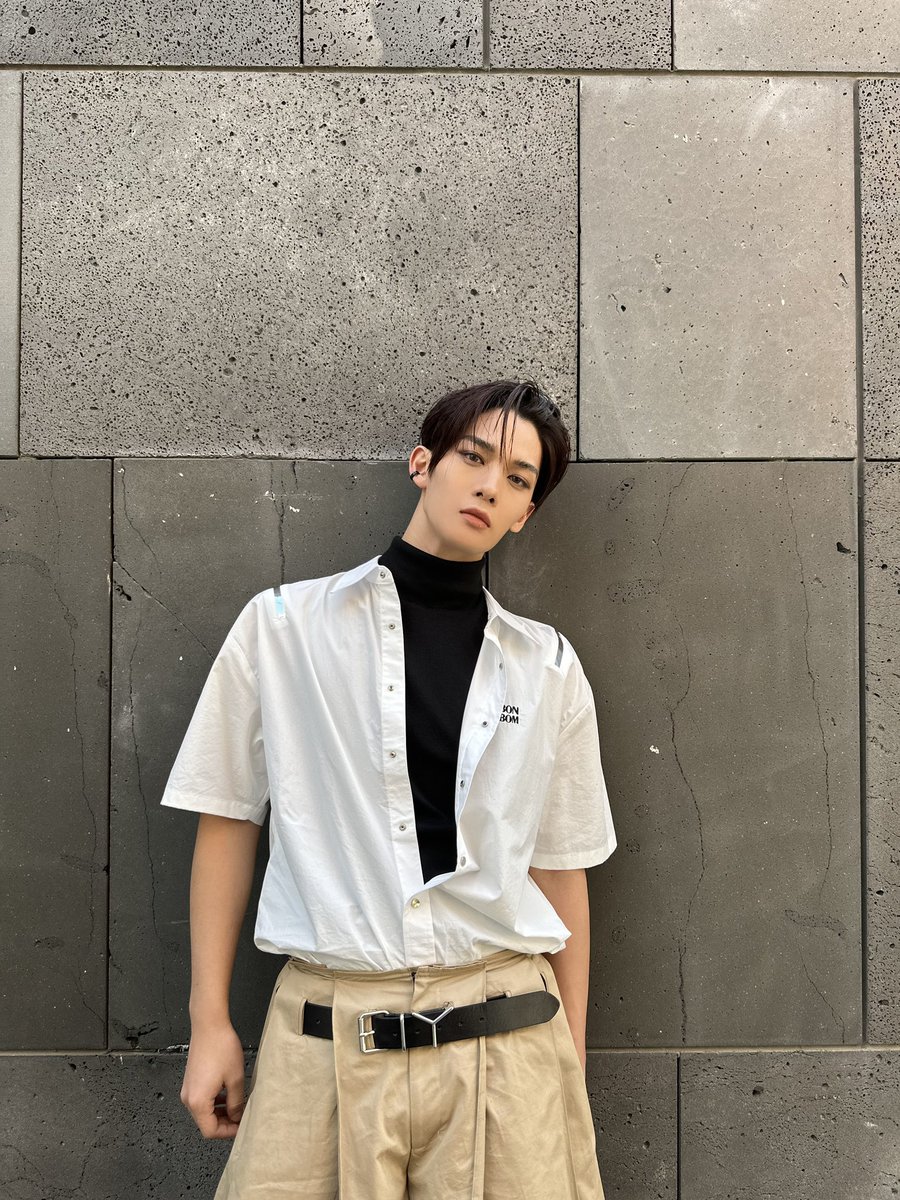 퍼스트룩🩵👍🏻👍🏻

#CIX #FIX #팬바라기 #배진영 #JINYOUNG #BAEJINYOUNG