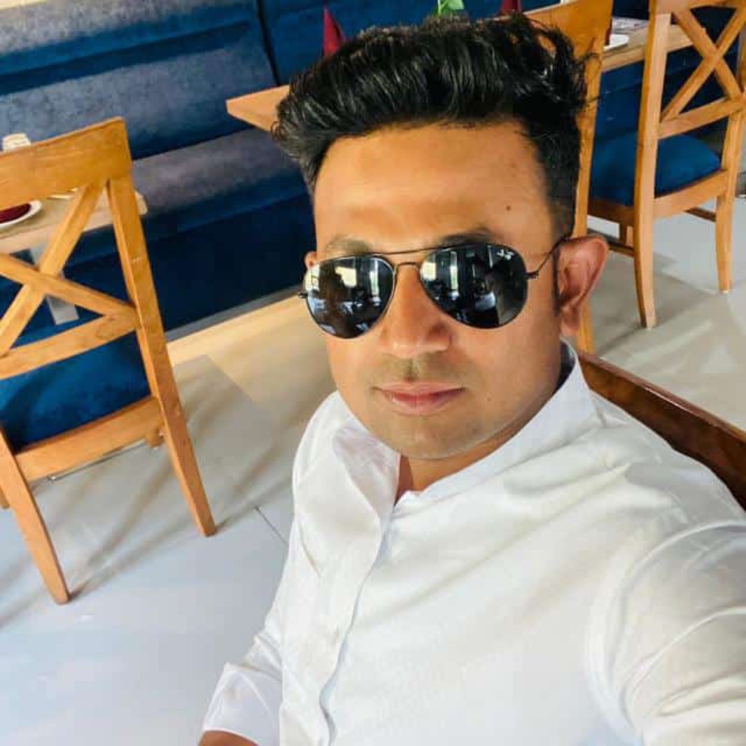 sumit8954's tweet photo. #NewProfilePic https://t.co/4fsLTfa265