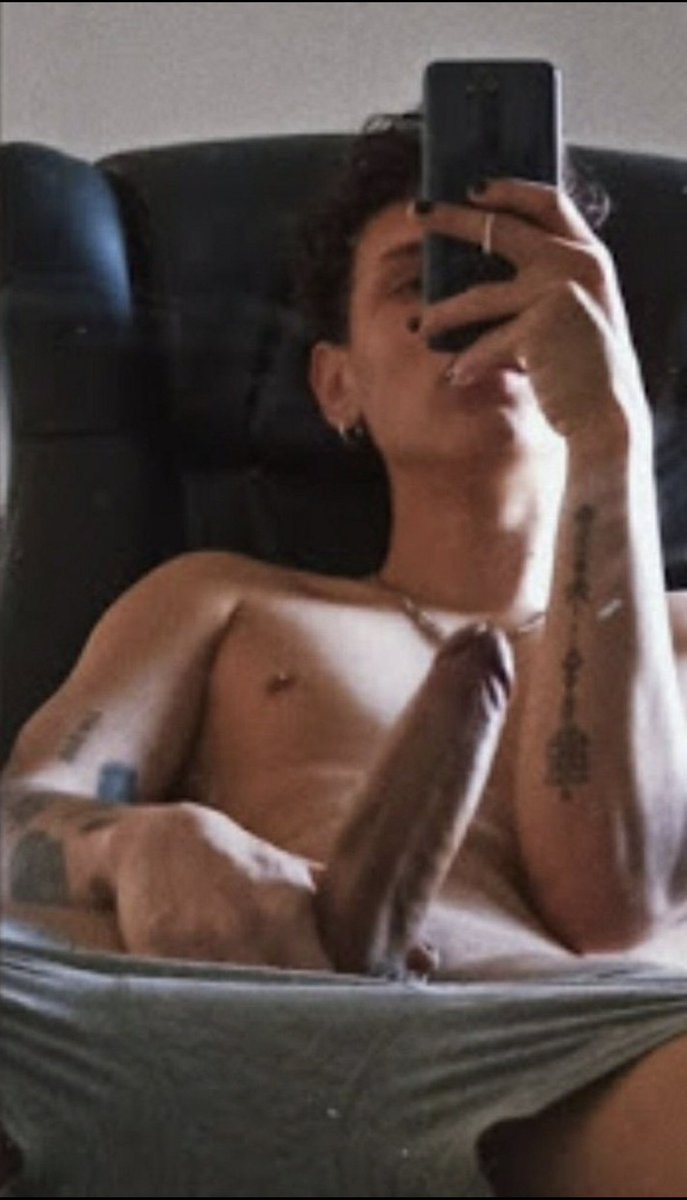 Seductive Sunday dick pic for y'all. 
Who wants daddy?