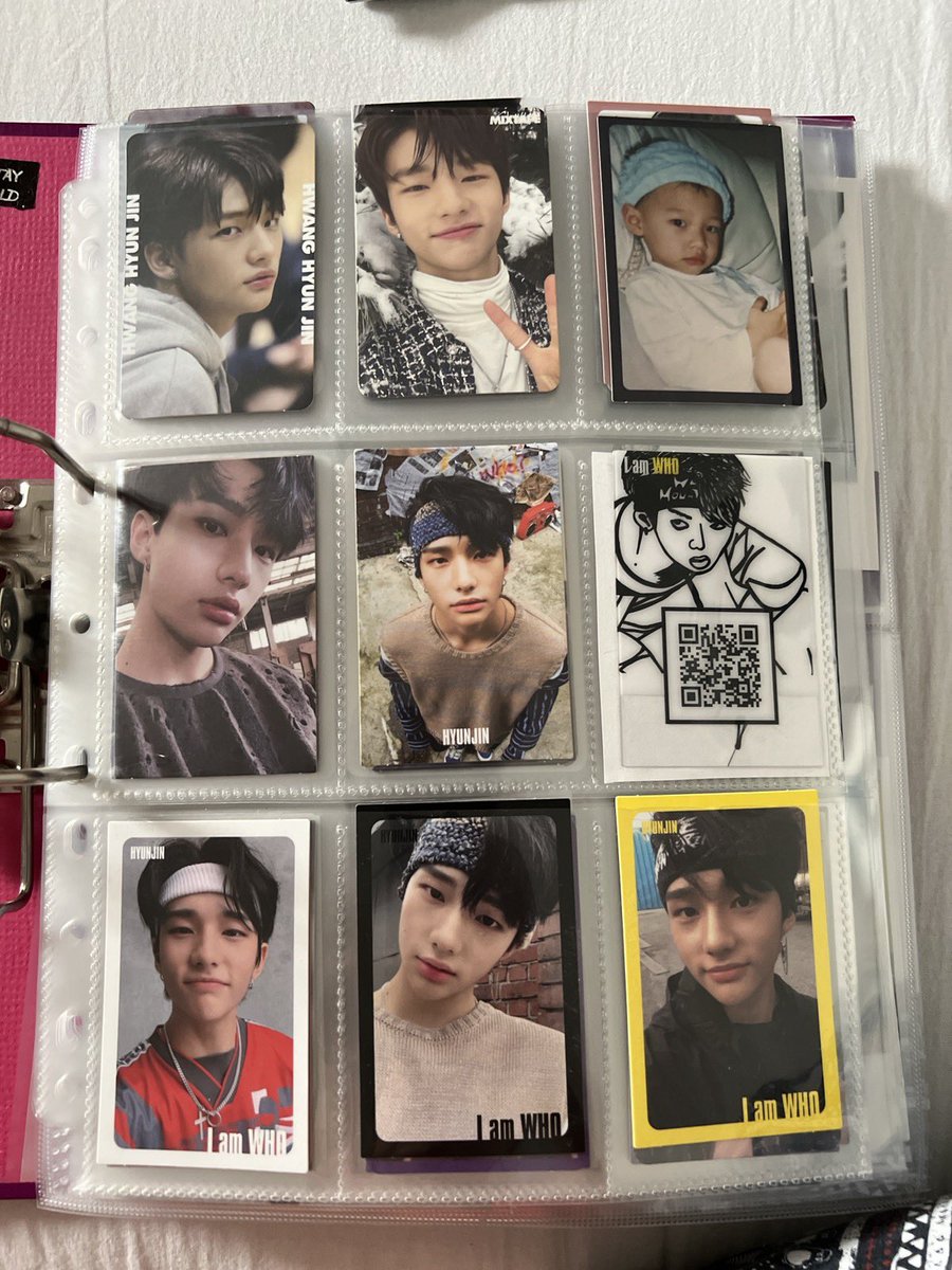 hwangover's tweet photo. accidentally deleted my selling post
PLS HELP RT
selling all my skz stuff so someone else can appreciate it a bit more 
if interested pls dm, it’s all QYOP (quote your own price)
based in Germany, so € as currency is preferred https://t.co/sbBTsV61Wj