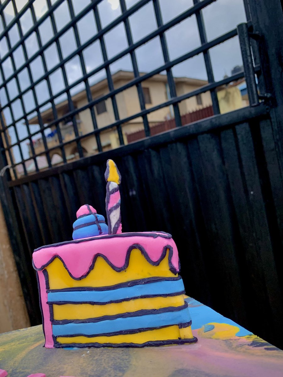 TreatsbyWura's tweet photo. Made a comic cake
#comiccake #cartooncake https://t.co/QOnFgrFaiX