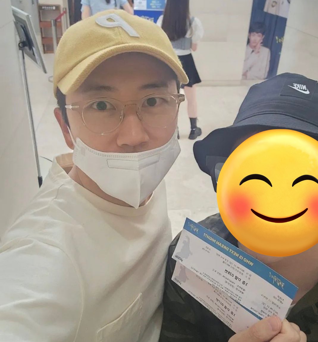 jekkibby2's tweet photo. SUWON went to watch seunghoon’s dream high musical today as well omg 🥹 https://t.co/Ce5olIUAWd
