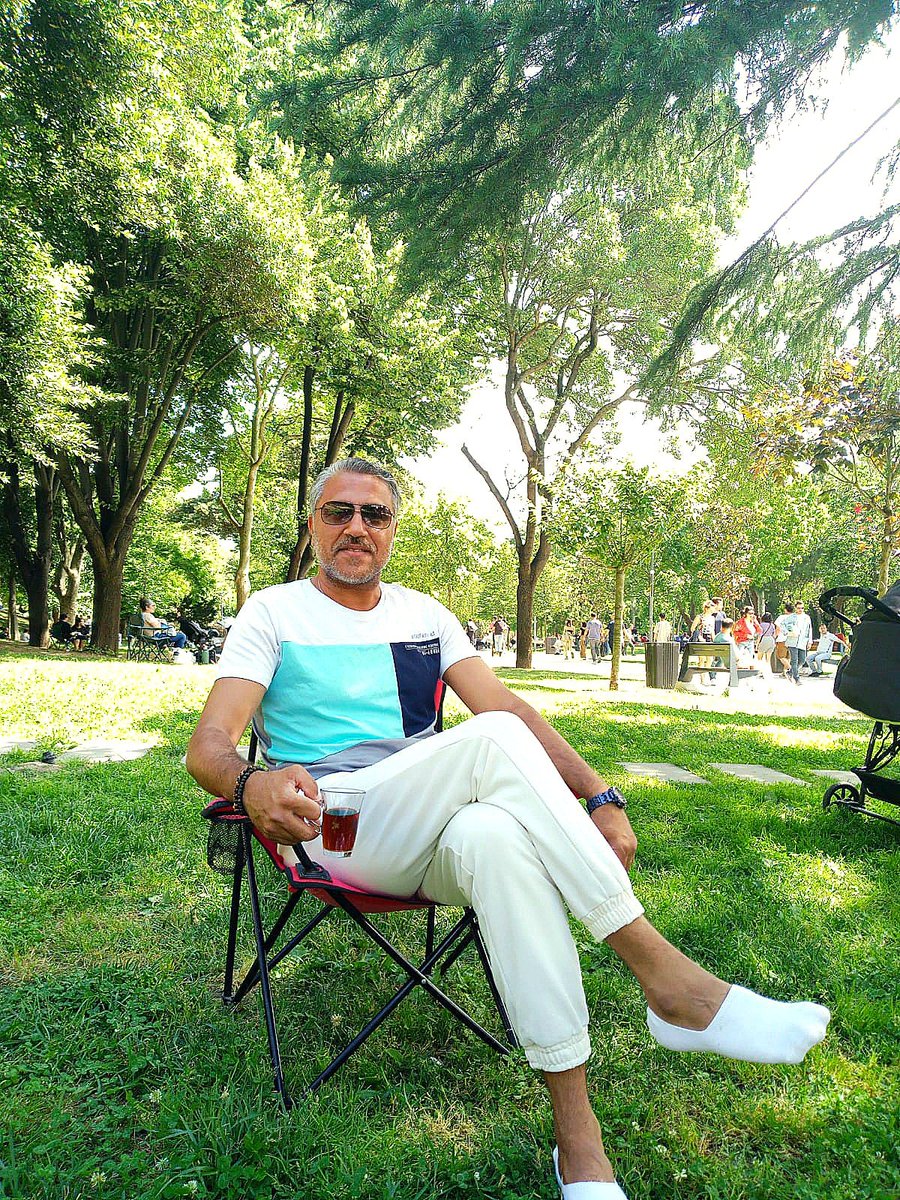 DirectorAdem's tweet photo. Olmaz'sa  olmaz hafta sonu 😉

#mutlu #bekliyor  #☕☕ 
#men #days #instagram #instlike #instagood #portre #photography #tvproduction #cinetography #filmdirector #director #istanbul #turkey https://t.co/YdIaJq9yGN
