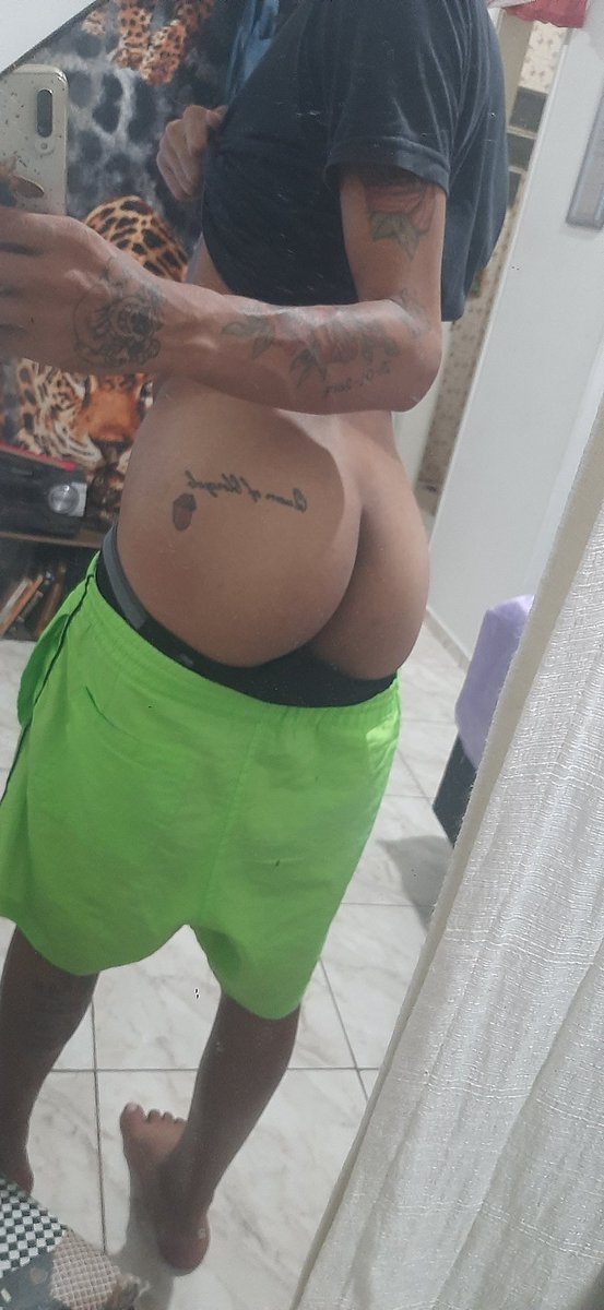 jonathanmoino18's tweet photo. Uma abaixadinhaaa 
@bisseuxalhetero @Porno18landia @squadindefinido https://t.co/baUFp4V0d2