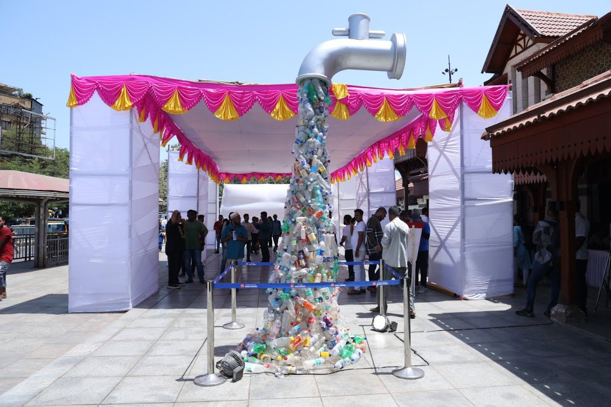 Asifbhamlaa's tweet photo. @bhamlafoundatio wt @WesternRly Unveiled 15 feet Installation at #Bandra Railway Station To #BeatPlasticPollution with an Intention of Awareness Prog of Educating Citizen’s  In Auspicious presence of Neeraj Verma DRM western railway Mumbai & @singer_shaan was also joined by environment enthusiasts ALMs & Staff Western Railway @byadavbjp