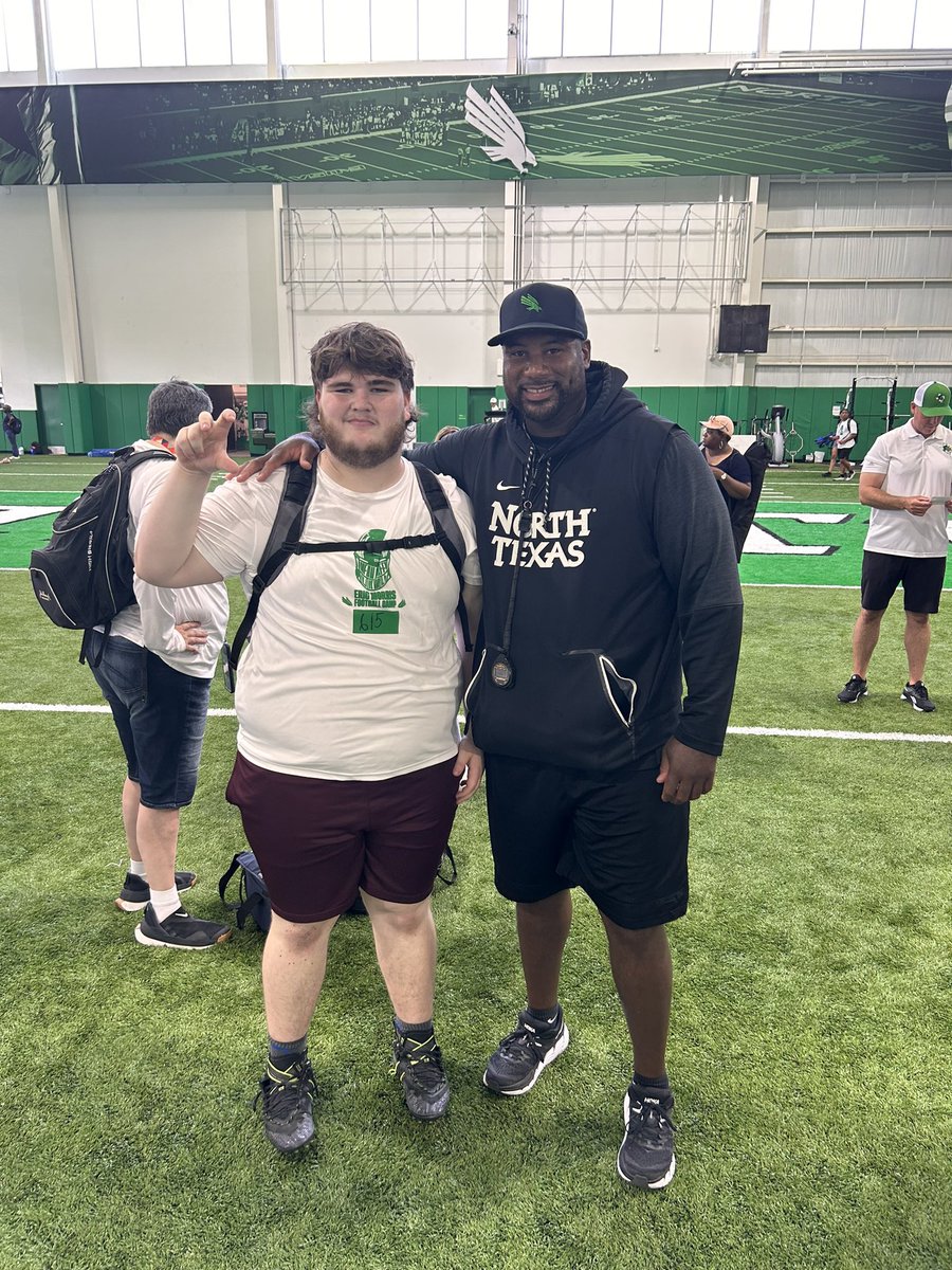 LoganFord59's tweet photo. Thank you to @MeanGreenFB for the opportunity to compete and show my skills in front of many coaches also a special thank you to @TrustMyEyesO for the invitation.. #PTP @JCastilloHFC @CoachB_John https://t.co/Jh5bMy2e6p