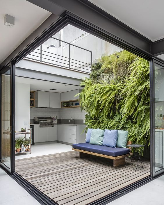HomeTipsnInspo's tweet photo. @convomfs Enak nambahin pencahayaan alami dan udaranya untuk ruangan. Mimin pribadi lebih suka yg ada pintu kaca biar bisa buka-tutup, kalau hujan gak tampias ke dalem deh. 
Btw, namanya courtyard house. Siapa tau lagi nyari ide buat rumah masa depan kalian nanti😆 https://t.co/xD6YbzB2ZZ