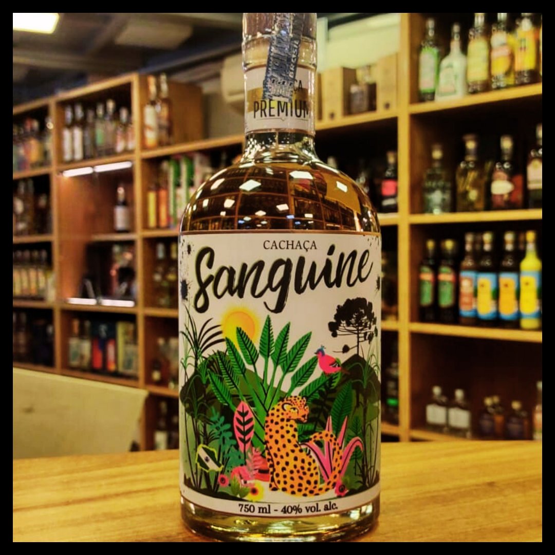 cachacariasp's tweet photo. 🏆Cachaça Sanguine

Novidade no mercado, diretamente de Siqueira Campos, Paraná!

🥃Envelhecida por 18 meses em barris novos de Carvalho Francês!

#cachacariasp #cachaçapremium #carvalhofrances #frenchoak #cachacabr #cachacaparana #design #rotulo https://t.co/1HoJzJD3CW