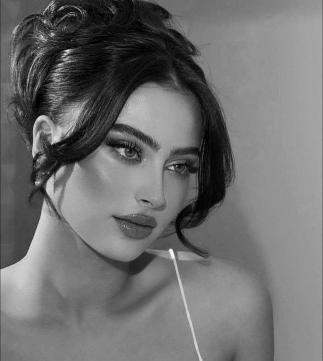jn0oo00n's tweet photo. من آداب الإستماع إلى أُنثى ..
أن تُنصت لعينيها أولاً .. https://t.co/CLPQjk5kzJ
