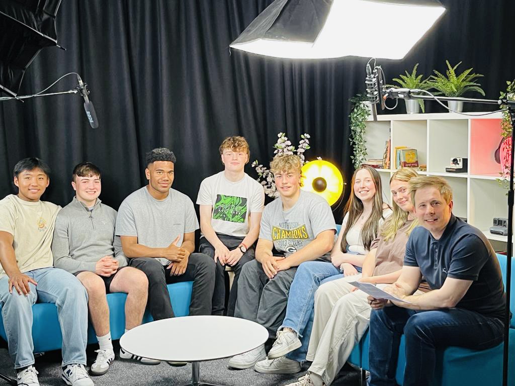 ForcesChildScot's tweet image. That’s a wrap! 🎥 

@ForcesChildScot has worked in partnership with S6 #pupils from @QVSchool to co-produce three further #episodes at @RebelLoopStudio #glasgow.

Funded by @CovenantTrust.

Coming soon! 🚀