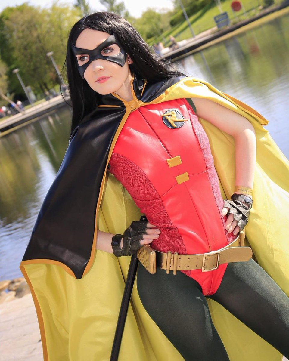 Todays Cosplay spotlight shines on @natilecosplay 
•
Input Heroic catchphrase ✨ 
.
.
. Photographer @kaminfocus 
.
.
.
.
. #robin #robincosplay #dc #dccomics #dcuniverse #dccosplay #batman #batmanandrobin #genderbend #genderbendcosplay #cosplay #cosplayer