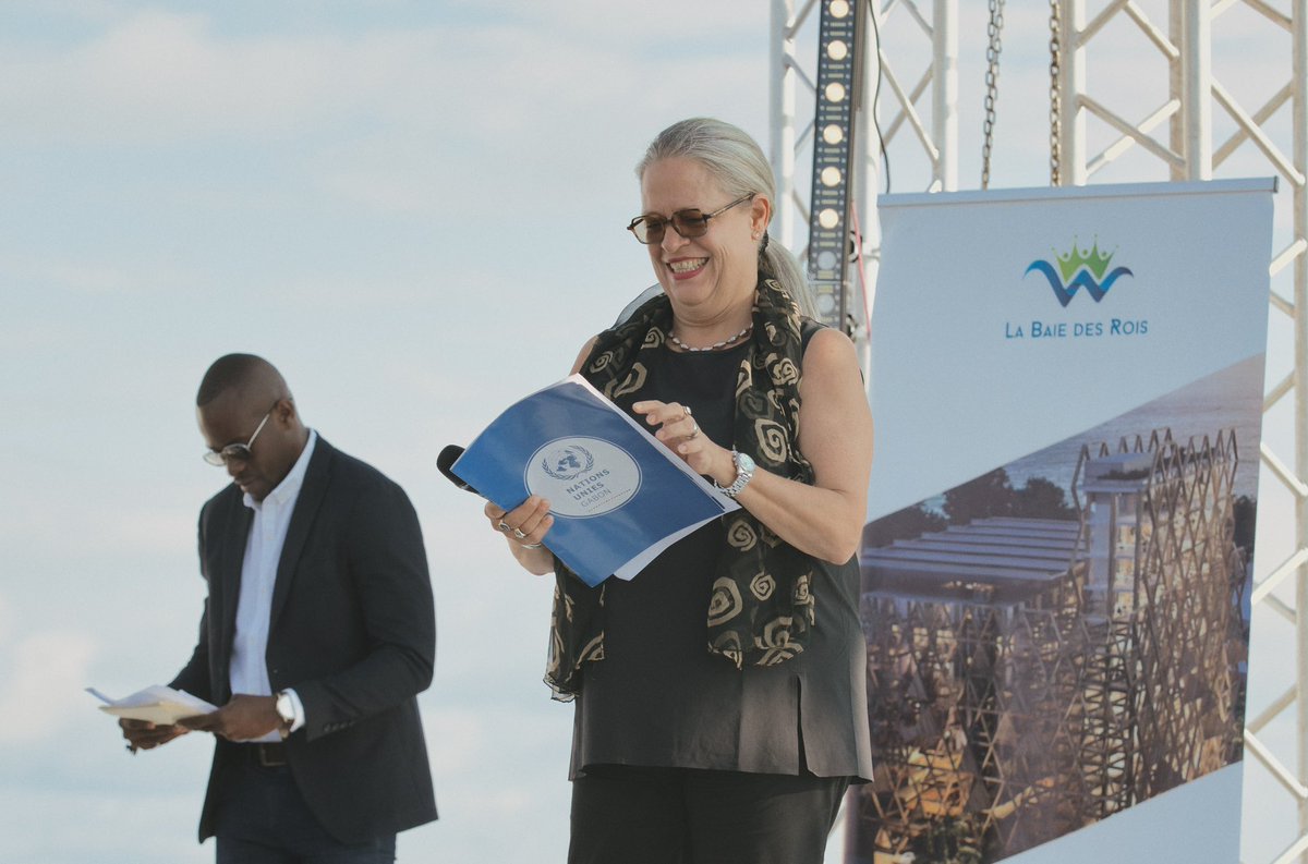 Retour en images sur la cérémonie de remise de prix aux lauréats de la 2eme édition du Concours national de Photographie AmazingGabon qui s’est déroulé à la Baie des Rois #gabon #amazinggabon #concoursphotoag #photo #faune #flore #libreville #laureats #photographers