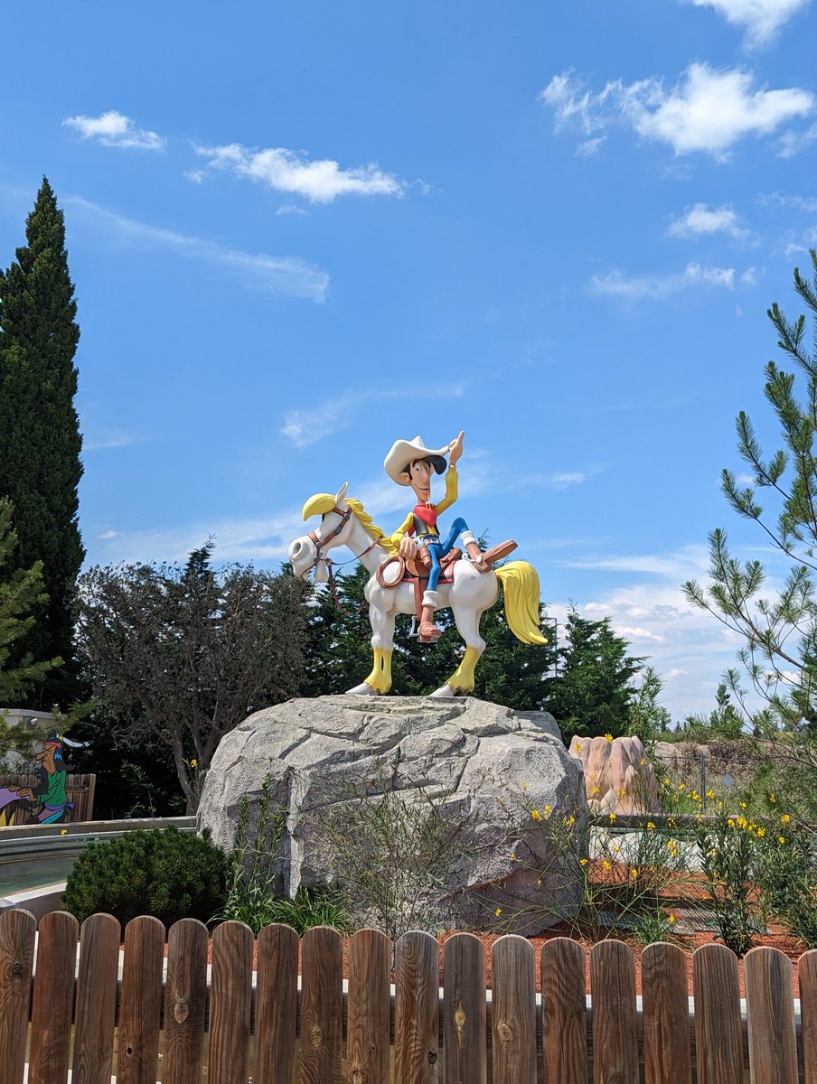_PePez_'s tweet photo. Petite journée au #ParcSpirou avec le neveu. Très sympa pour un parc familial je trouve 👍 https://t.co/EWbhQEiAvj