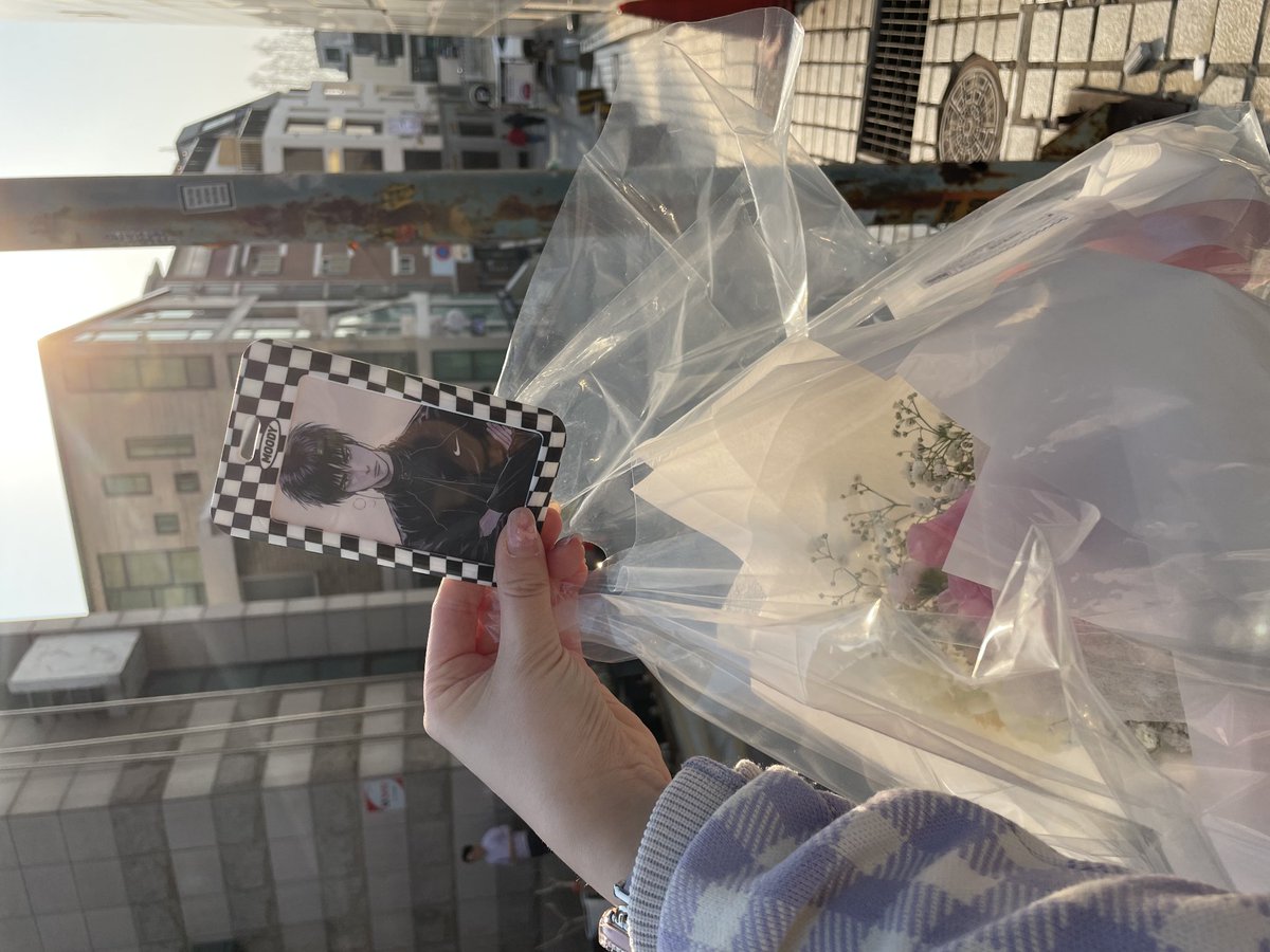 Wo__ning's tweet photo. 230403
새로운 시작을 하는 나를축하해주기위한
내 소중한사람의 선물💐
한번도 먹어보지않은 포케,
그리고 꼭가보고싶었던 연남 어O마운틴 https://t.co/6HiJTIQJ4V