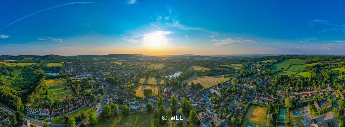 A #Panoramic view of Godstone,Surrey.U.K. 

#DJI #Aerialphotography #Dronephotography #Lightroom @ThePhotoHour @DroneHour @PanoPhotos #Rtitbot