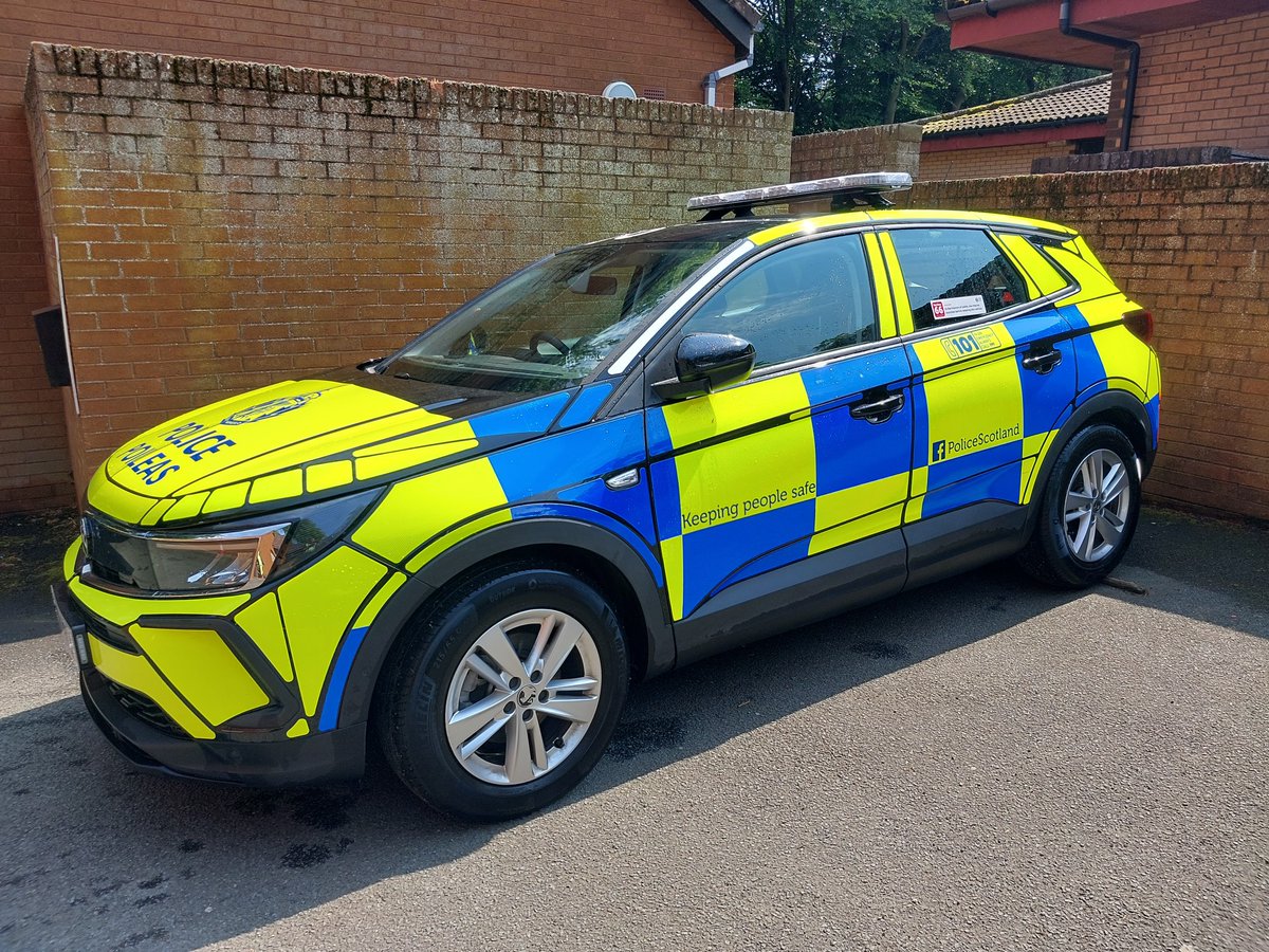 PSOSSWFife's tweet photo. It's Vehicle Check Sunday! Cars and vans cleaned, hoovered and ready to go. Equipment and tyres are also checked. Did you know we carry life jackets, throw lines, fire extinguishers and lots more to help keep people safe? 

#NotJustCrime
#VehicleCheckSunday
#KeepingPeopleSafe https://t.co/3vkID7feAN