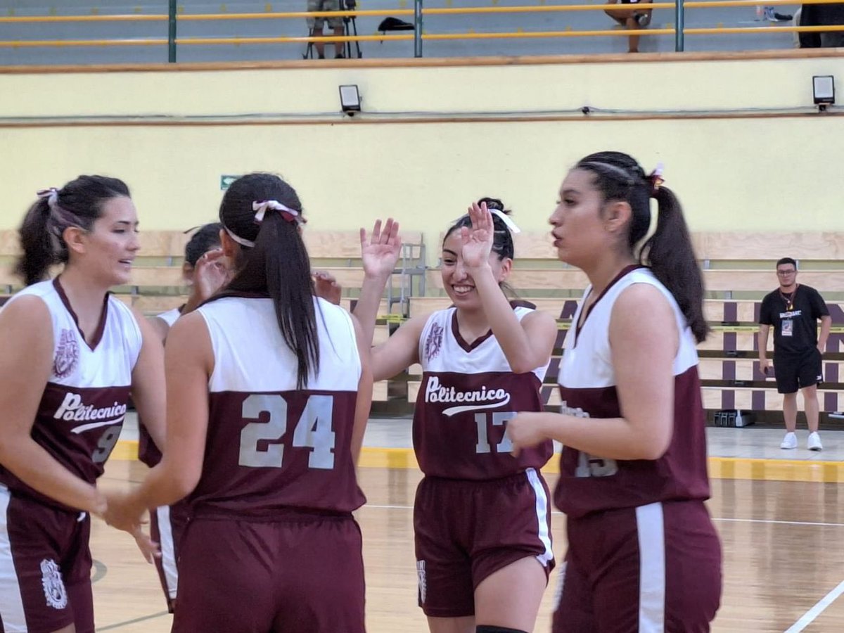 IPN_MX's tweet photo. #DeportesIPN | 🎉🥳Muchas felicidades a nuestra aguerrida selección femenil de baloncesto que lo dio todo en la cancha para vencer con un marcador de 51 a 33 al equipo #UMA. ¡Huélum! 🏀 #OrgullosamentePolitécnicas https://t.co/vRjQCFohha