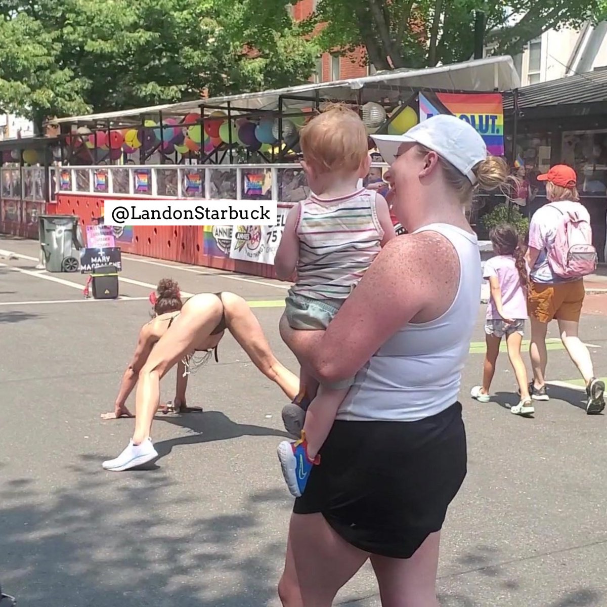 Sondeo Tuitero 

Llevaría a su hijo a una marcha del orgullo LGBT1?

NO: 🔄
SÍ: ❤️