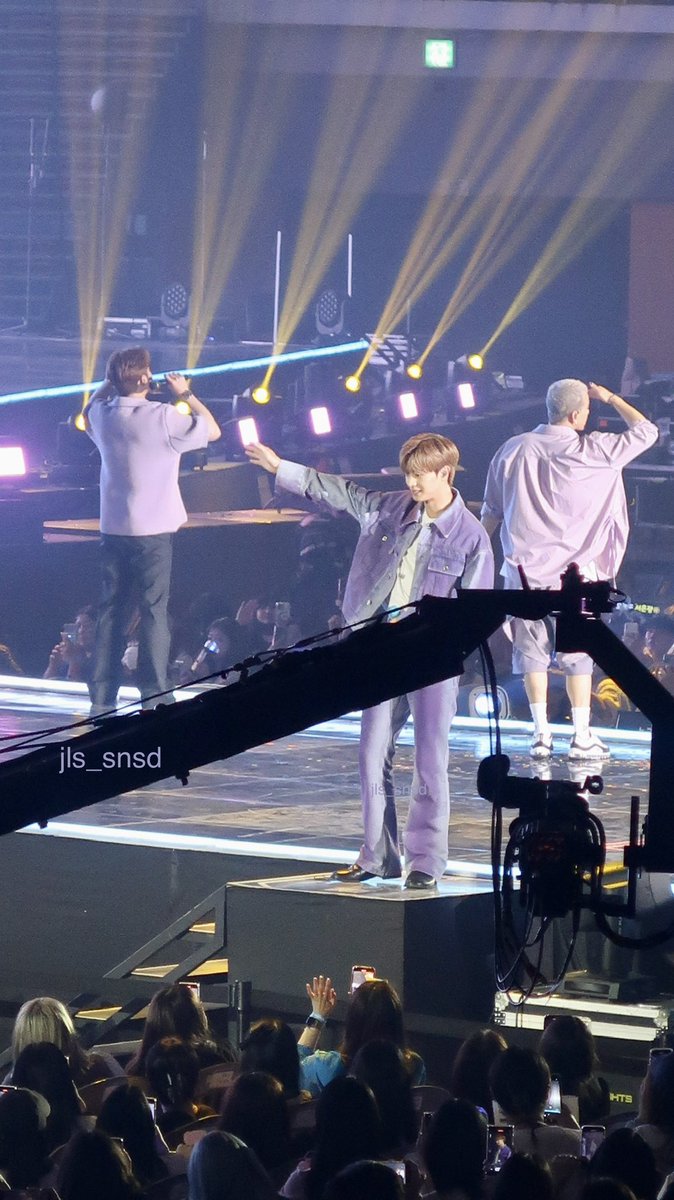 jls_snsd's tweet photo. #BTOB #성재 at #WeverseCon2023 #위버스라이브 #위버스콘 💜 https://t.co/Syk7gZWOFv
