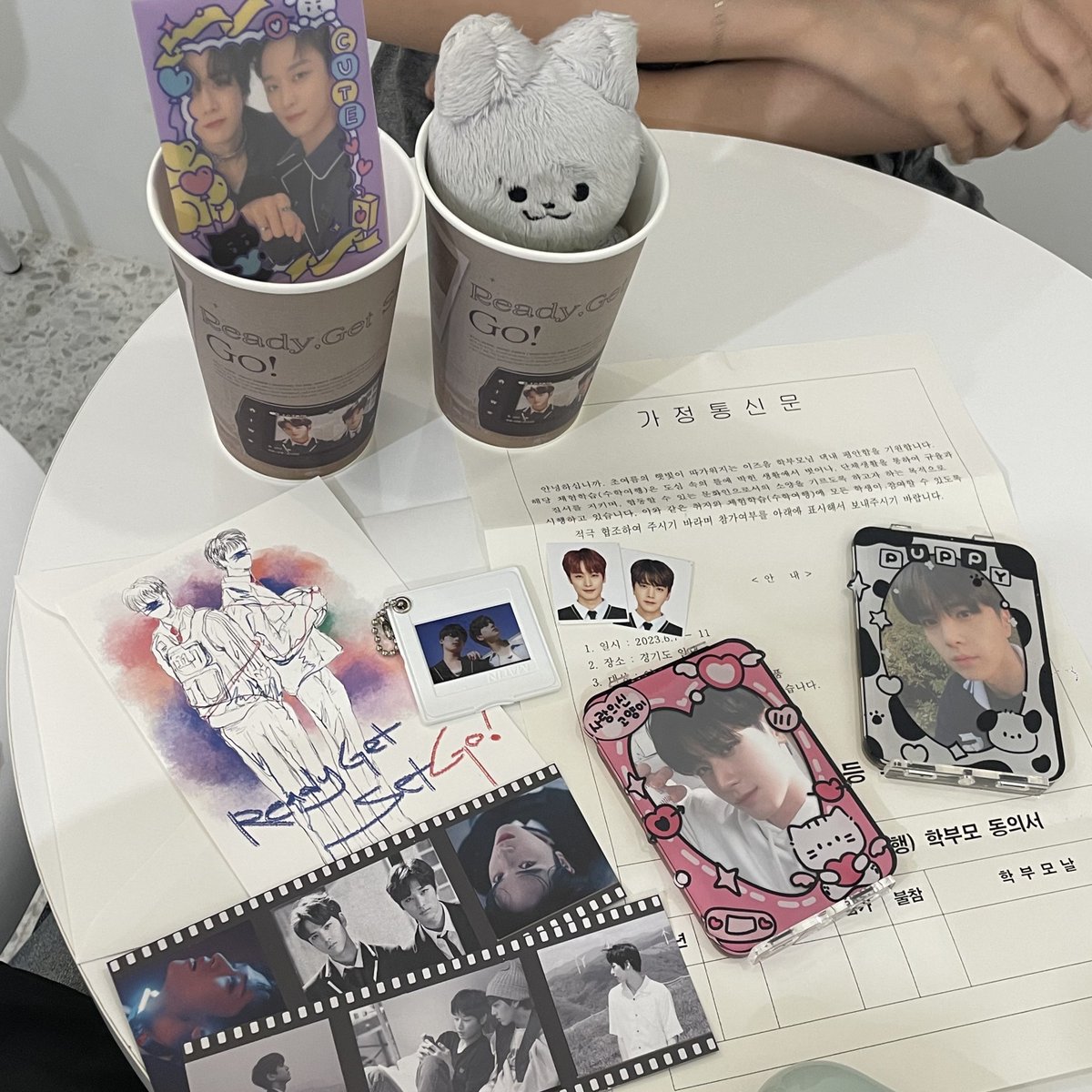 어제 쥬빵카페를 다녀왔는데요
너무 아름다웠습니다🥹🥹
쥬빵짱 쥬빵러짱🤍🤍
 #연_닿아_영_원히