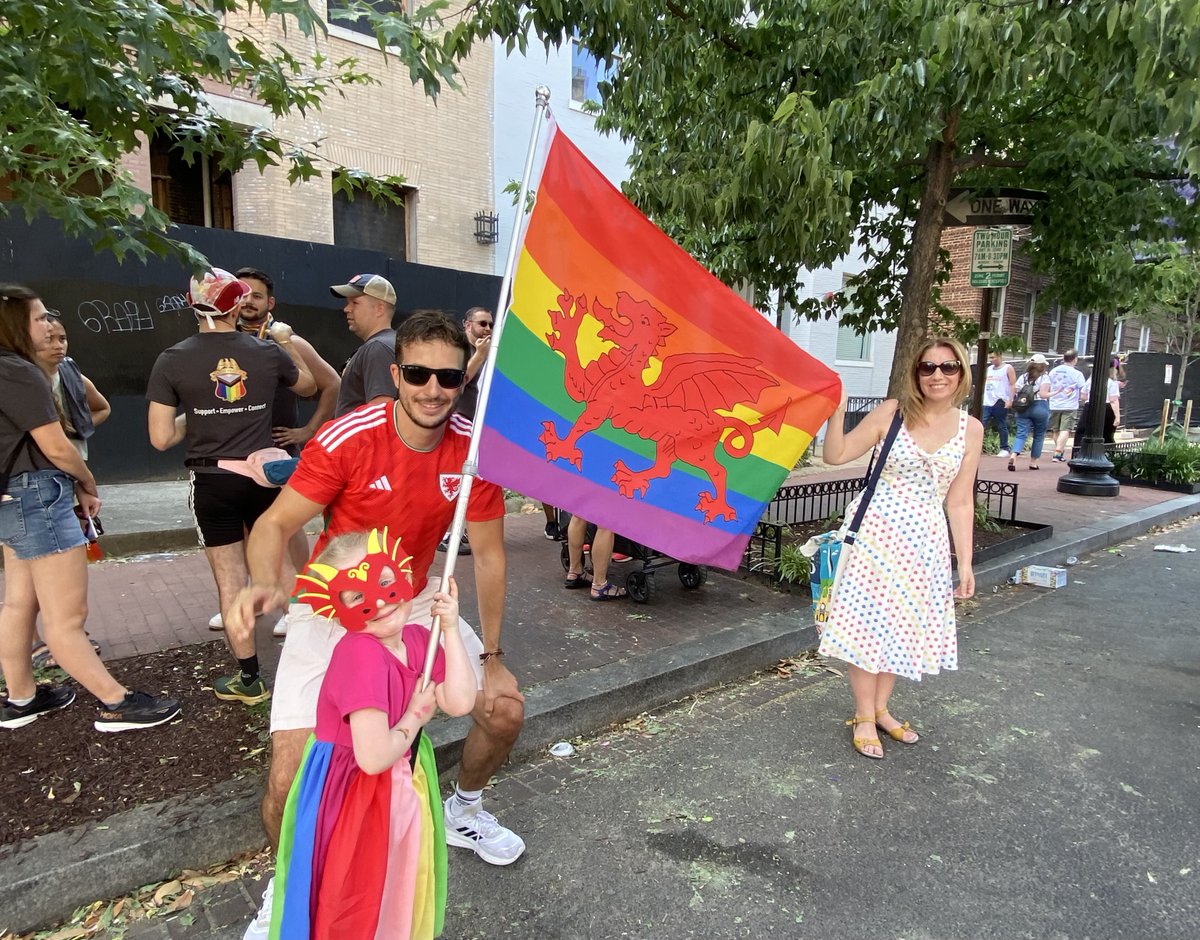 WalesinNA's tweet photo. Fantastic day yesterday representing Wales ๐ด๓ ง๓ ข๓ ท๓ ฌ๓ ณ๓ ฟat @CapitalPrideDC in Washington DC alongside
@UKinUSA, @ScotGovUSA and @UKdefUS!
#PrideDC #Pride2023 ๐๐ฒ
โก๏ธ @WelshGovernment want to make Wales the most LGBTQ+ friendly nation in Europe: https://t.co/dnLtVwaZGS https://t.co/H91C5tVELU
