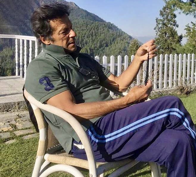 KhansRevolution's tweet photo. My Fav Photo of Big Man; Larger than Life. 
Quote with @ImranKhanPTI photo. https://t.co/I47d2QmvPx