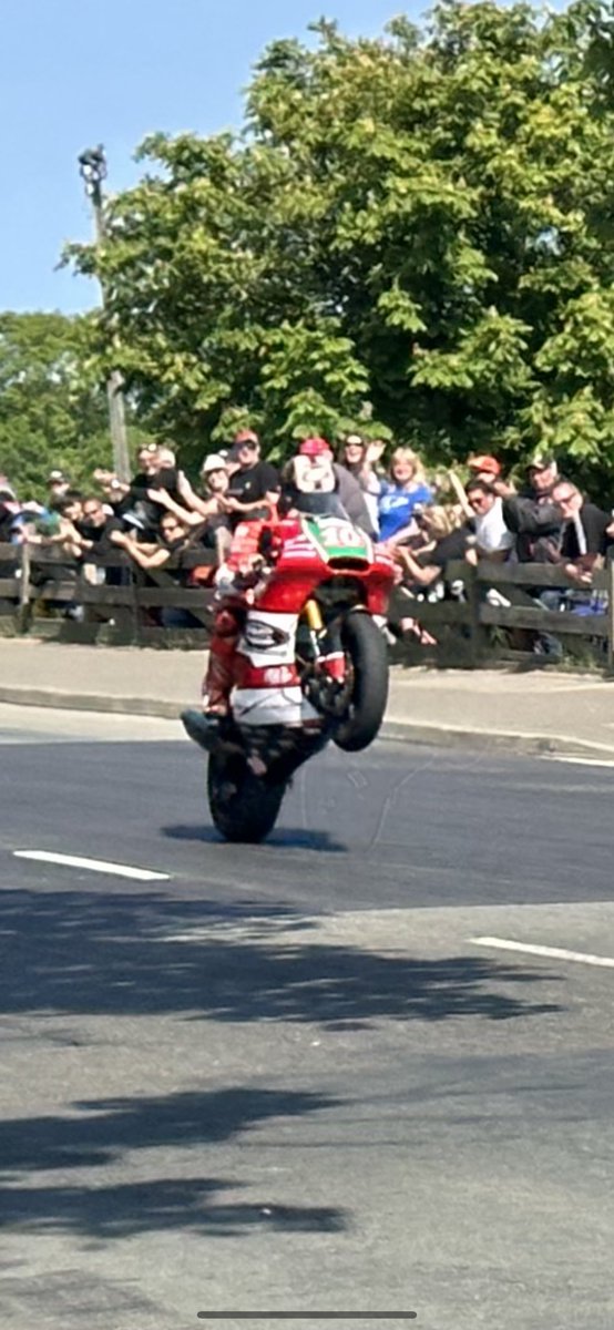 flyboyw20's tweet photo. @FHO_Racing @peterhickman60 https://t.co/00pnsDtDPv