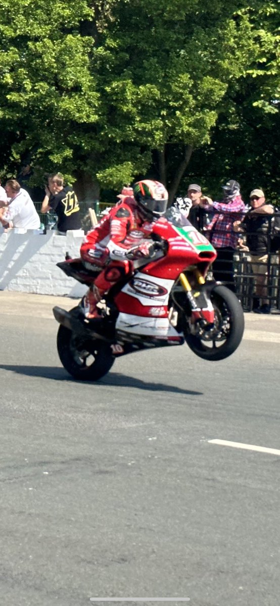flyboyw20's tweet photo. @FHO_Racing @peterhickman60 https://t.co/00pnsDtDPv