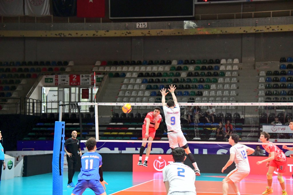 GSB_Ankara's tweet photo. Final müsabakaları sonunda sıralama 

Kızlar
🥇KEMERBURGAZ OKYANUS A.L
🥈ACIBADEM BİLİM DOĞA A.L
🥉ANKARA TVF SPOR LİSESİ
🥉BAHÇELİEVLER BİREY A.L 

Erkekler
🥇ANKARA TVF SPOR LİSESİ
🥈AVCILAR OKYANUS L.
🥉KEMERBURGAZ OKYANUS A.L
🥉MAVİŞEHİR OKYANUS A.L 

şeklinde oluştu https://t.co/Gp5RkuhJAj