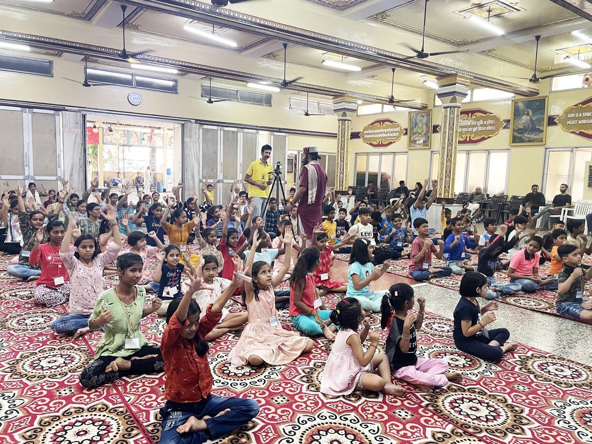 A three-day #SummerCamp was organised at Punjabi Bagh Ashram, by #ManavUtthanSewaSamiti in #NewDelhi from 9th-11th June 2023. Around 150 children participated, enjoying entertaining and educational activities.
#ManavDharam