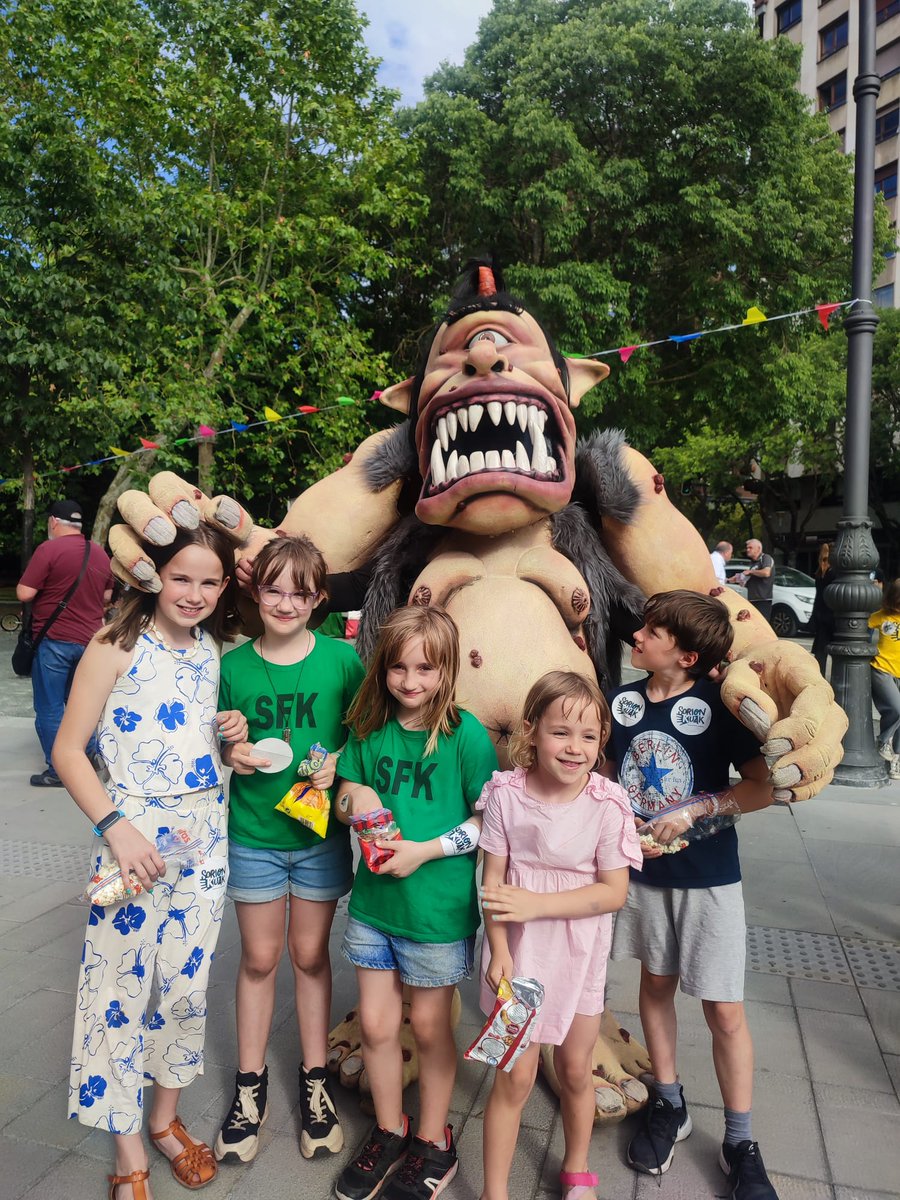 Giro polita atzo Iruñan euskararen aldeko martxan