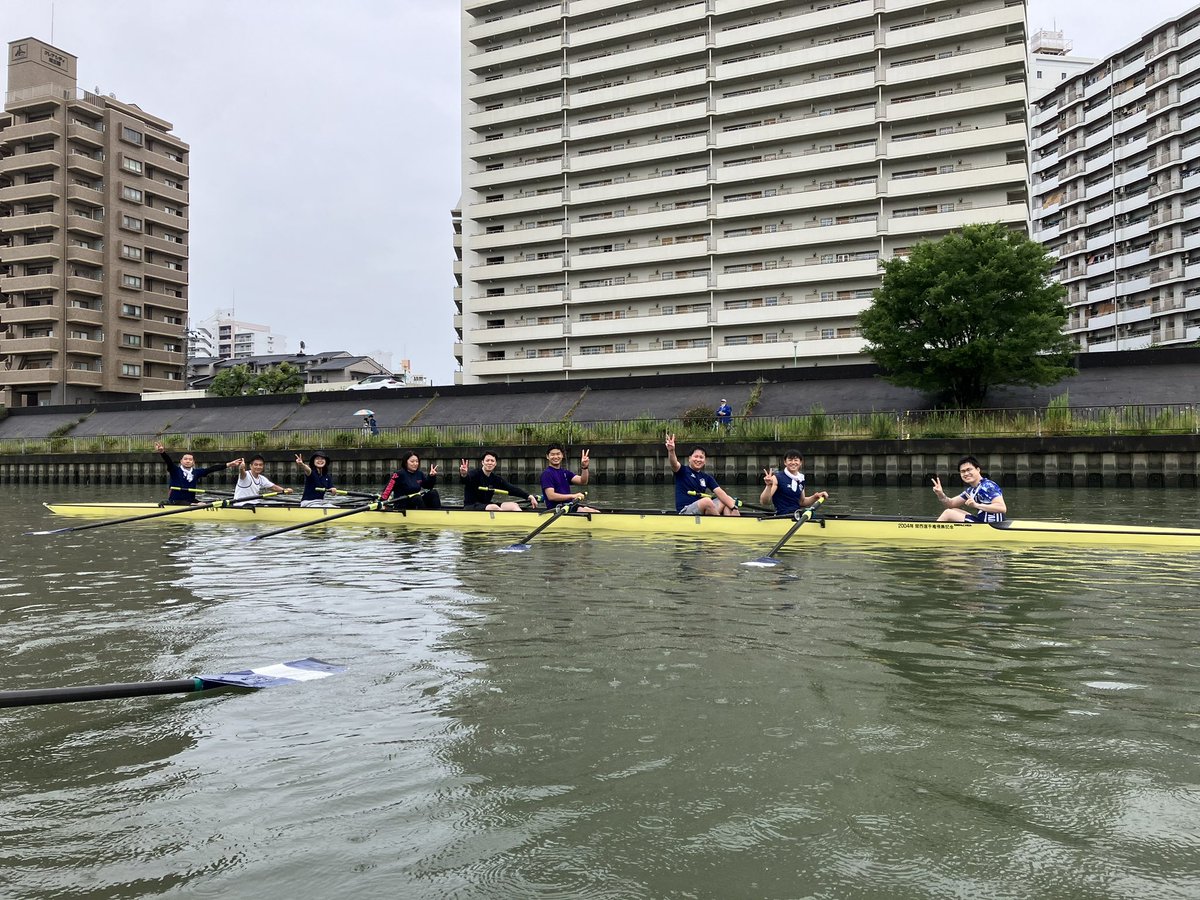 rowinglovers's tweet image. 関関戦のOB戦でエイトに乗りました！楽しかったです！
現役もお疲れ様でした！！男子エイトは勝利おめでとう😆