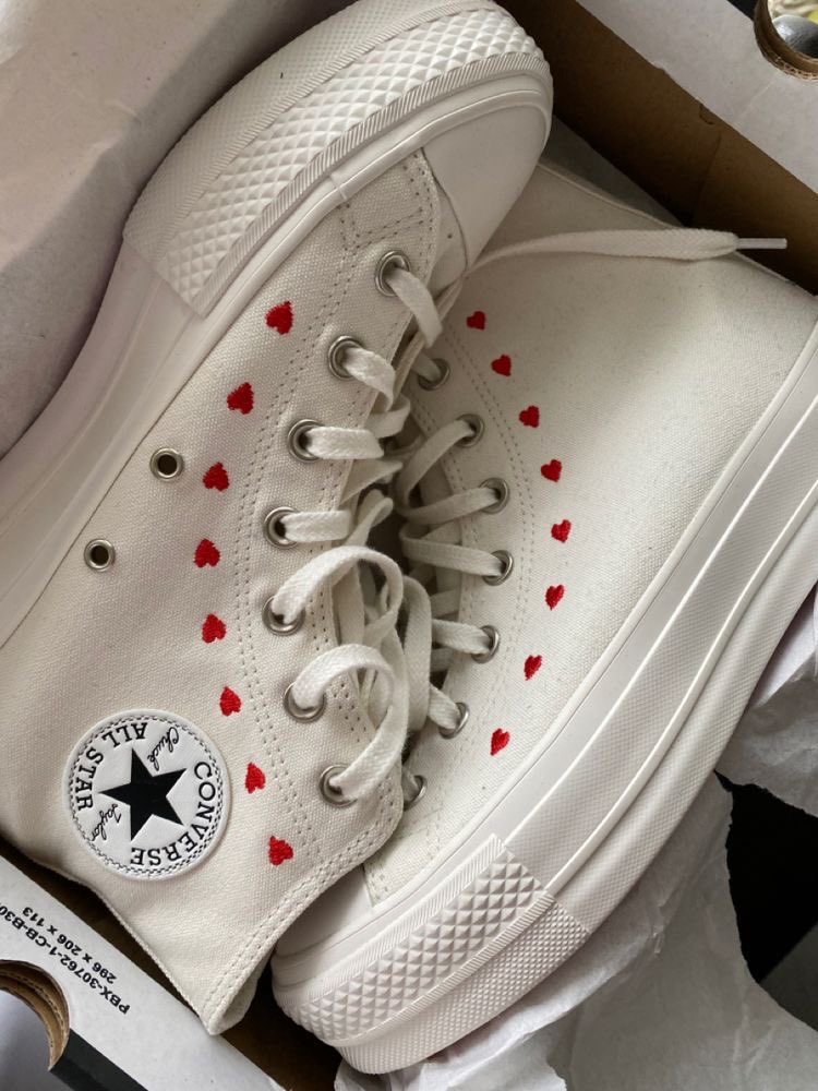 𝑓. on Twitter "valentines converse"