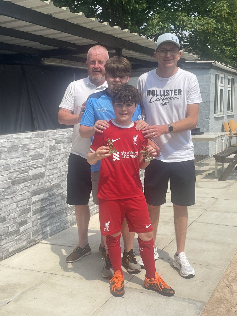 amsyBu's tweet image. Our little player of the year 🌟 ⚽️ new contract signed 📑 new number, lucky No 7️⃣🤞☺️ #Dynamos sponsored by  @SureSafeLTD @Redbrab